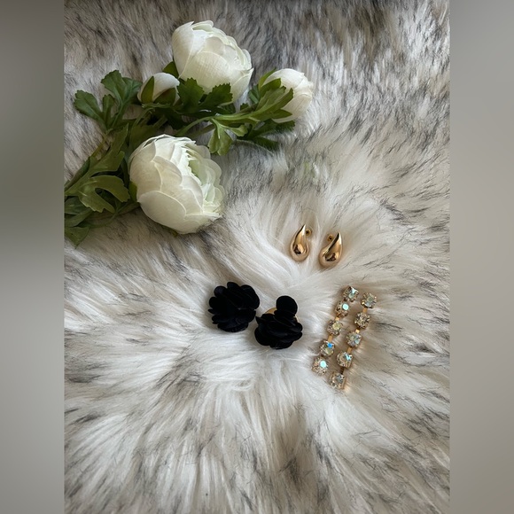 Jewelry - Elegant Black and Gold Earring Trio (new without tags)!